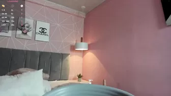 dolly_zoe (01/11/2025)