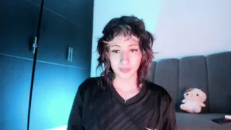 vandalovee recorded nude video 1000903