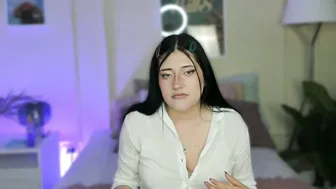 Auroraa_nyx bigtits posing on cam