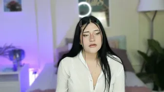 Auroraa_nyx bigtits posing on cam