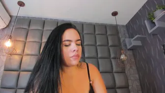 Dannavelvet posing on cam - (05-30-2026)