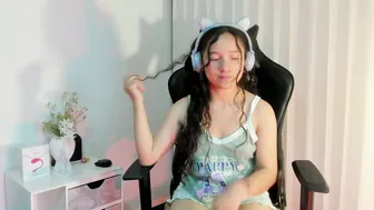 Honney_bunny18 teen porn cam