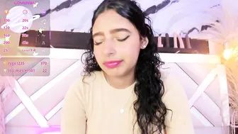 zoe_johnsonn1 brunette 31-May-26