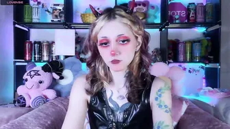 _devilbaby cam girl 31-May-26