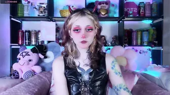 _devilbaby cam girl 31-May-26