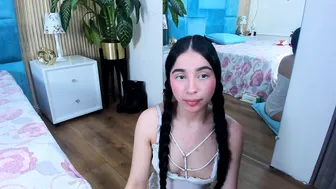 Delphine_doll lovense live on cam
