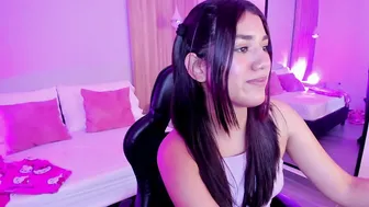 Cristin_collins 18 porn cam chat