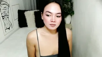 Jeanwants2play cam 06-02-2026