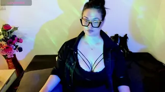 laura_sinner 02 June 2026 bigass