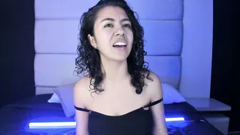amarettho recorded nude video 1008167