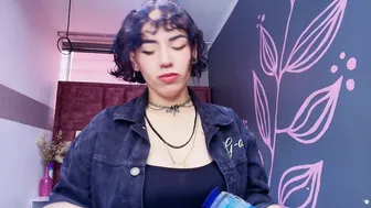 kiara_fox__ 03-Jun-2026 hairy