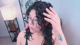Ashleyy18__ posing on cam 03-Jun-26