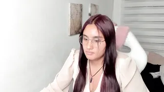 caroline_rodriguez_9 06/03/2026 nude video chat