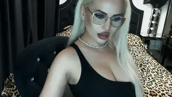 lovelyblondyxxx xxx cam chat