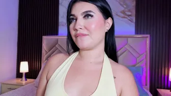Miaafarrel posing on cam camvideo