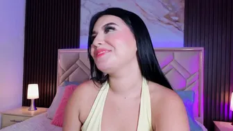Miaafarrel posing on cam camvideo
