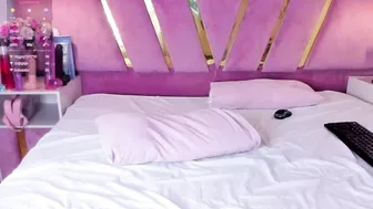 Sarahmiler_ on webcam 14-Jul-25