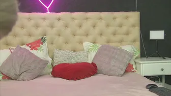 Auramilff fuckmachine on live cam
