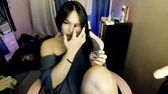 riri_bowa posing on cam (06-04-2026)