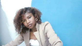 hasleyinah new video