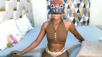 Remmyqueen porn cam chat (06-05-2026)