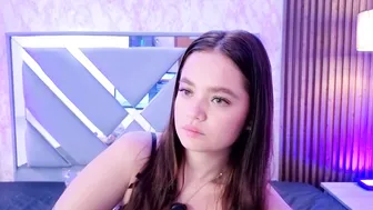 littleesara18 recorded nude video 1018304