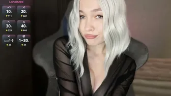 hey_nora_ video cam 06-08-2026