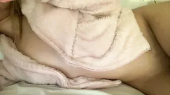 blonde_petite 09 June 2026