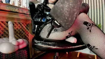 madame_ibby femdom webcam show