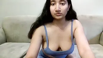 lolalover37357 live cam video 10-Jun-2026