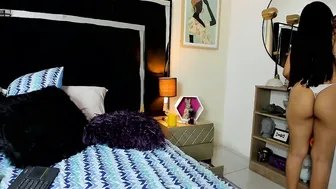 thriana_moon webcam show 06/10/2026