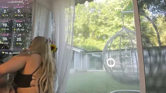 ella_vee webcam 10-Jun-26