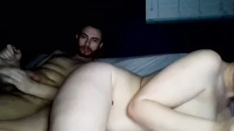 tallhungcloudyy sexycouple posing on webcam