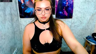 diamantkriss_ bigass posing on webcam
