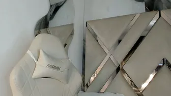 honeyht nude cam 06/11/2026