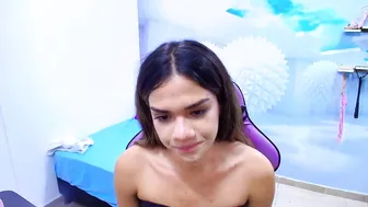 demi_leed bigboobs show