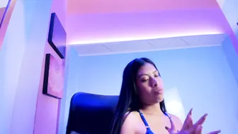 chloemartini_ 12-Jun-26 latina