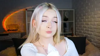 twinklefluff posing on cam - (07/16/2025)