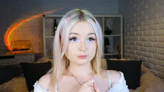 twinklefluff posing on cam - (07/16/2025)