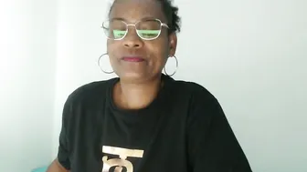Roushlove ebony live on cam