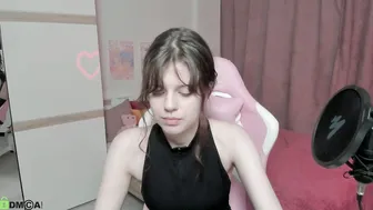 Nellysunrise_1 amateur cam show 16-Jul-25