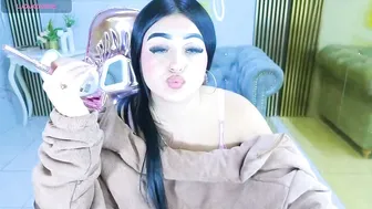 Luisa_1s nude video chat 06/14/2026