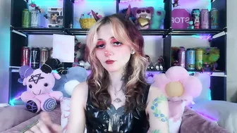 _devilbaby naked (06-15-2026)