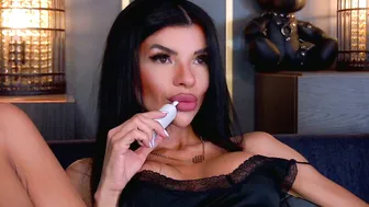 Mistresselenia amateur webcam video (06-15-2026)