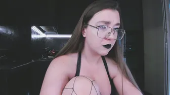 Alisaxfox goth 06-15-2026