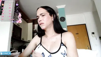 luara_ webcam video (06-15-2026)