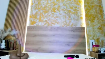 Julietta_pink naked (06/15/2026)
