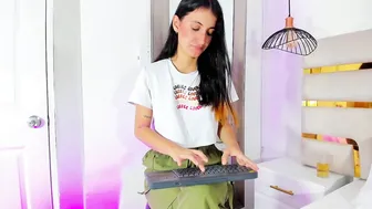 emy_ferrer_ 06/17/2026 cam video
