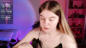strawberry_juli cam sex chat 06/17/2026