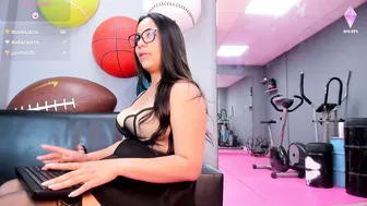 Aluna_2_brown posing on cam cam sex